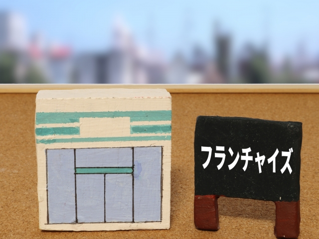 ネット集客、フランチャイズレポート：屋根やさん加盟で台風時期は月６０件のお問合せ！