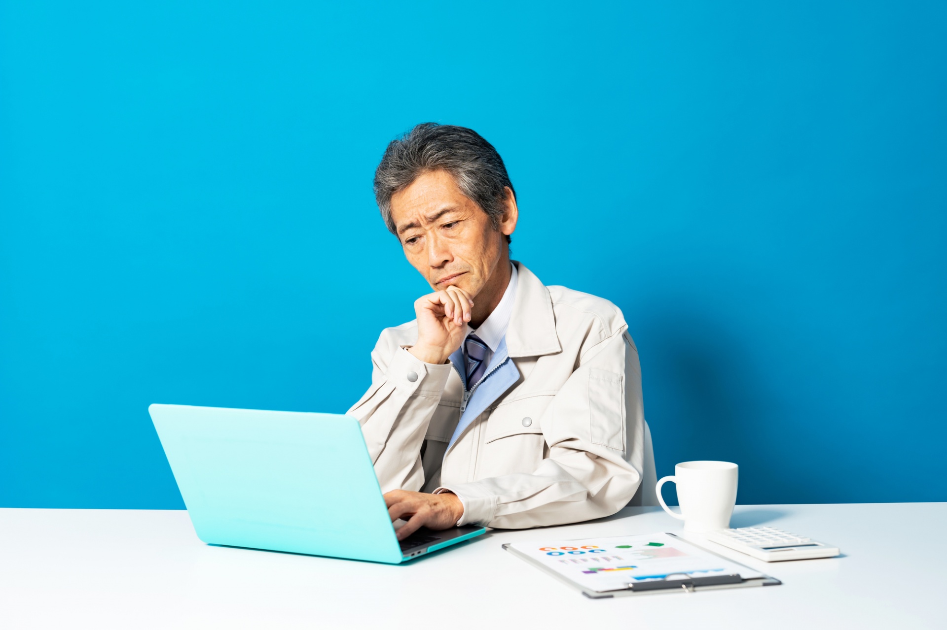 自社サイトを持っている専門業者が少ない